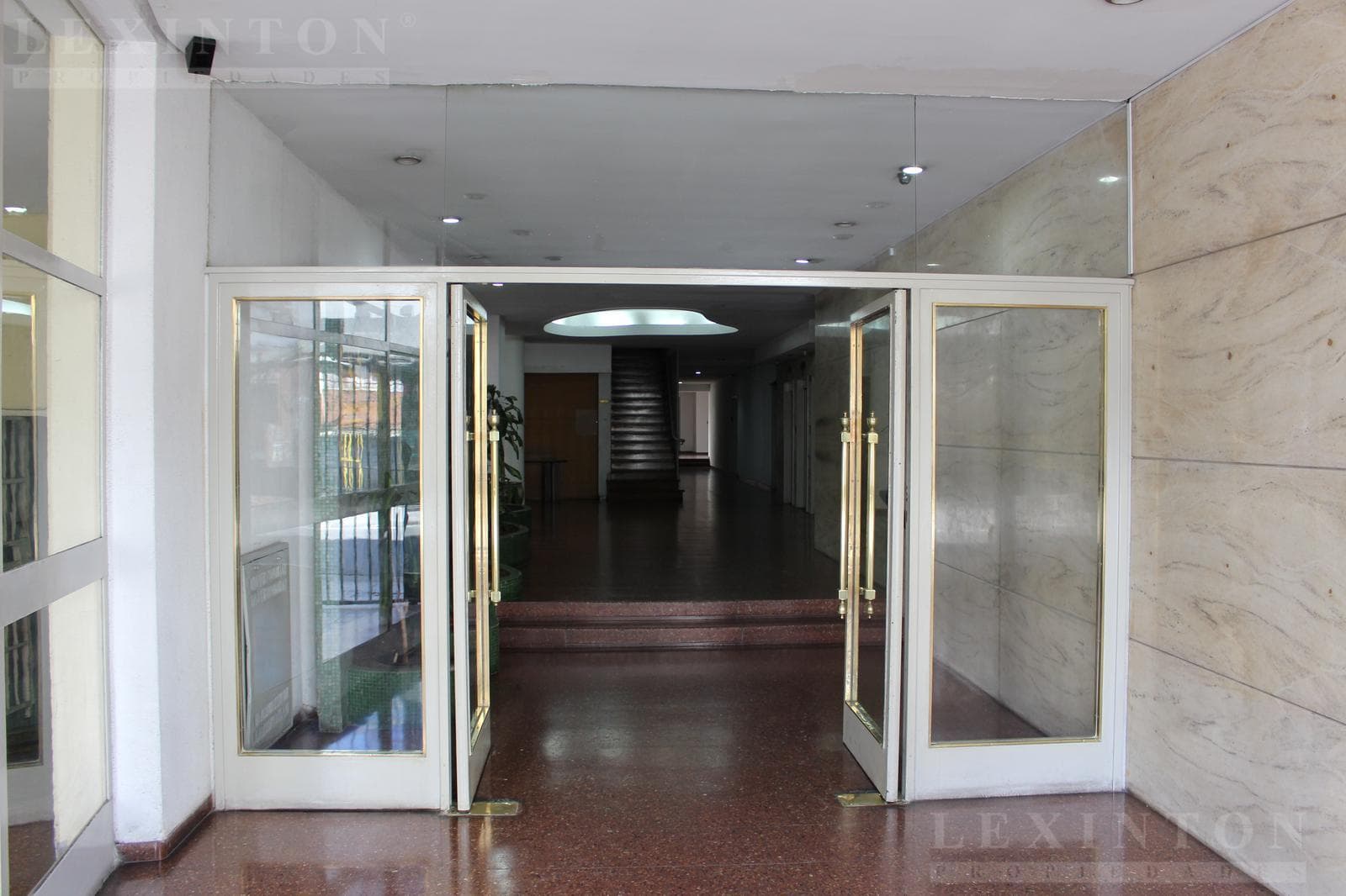 Peron al 1400 - foto 1
