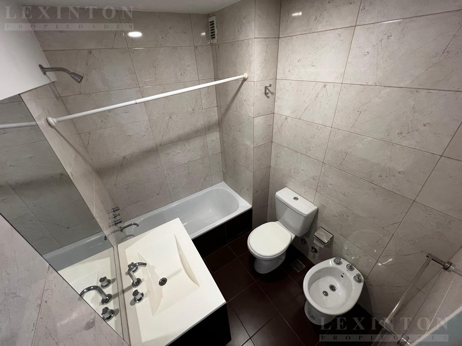 5023948_50134684030865872423895286124526030805762443323483875275587572837682826140379