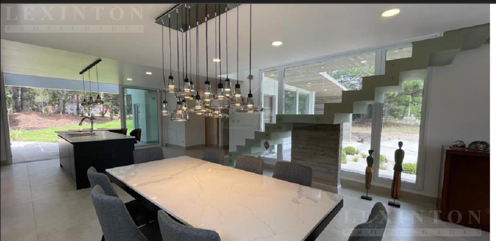 6564571_14185542428152704491961347339980072725934086533713638687641208972662098844334