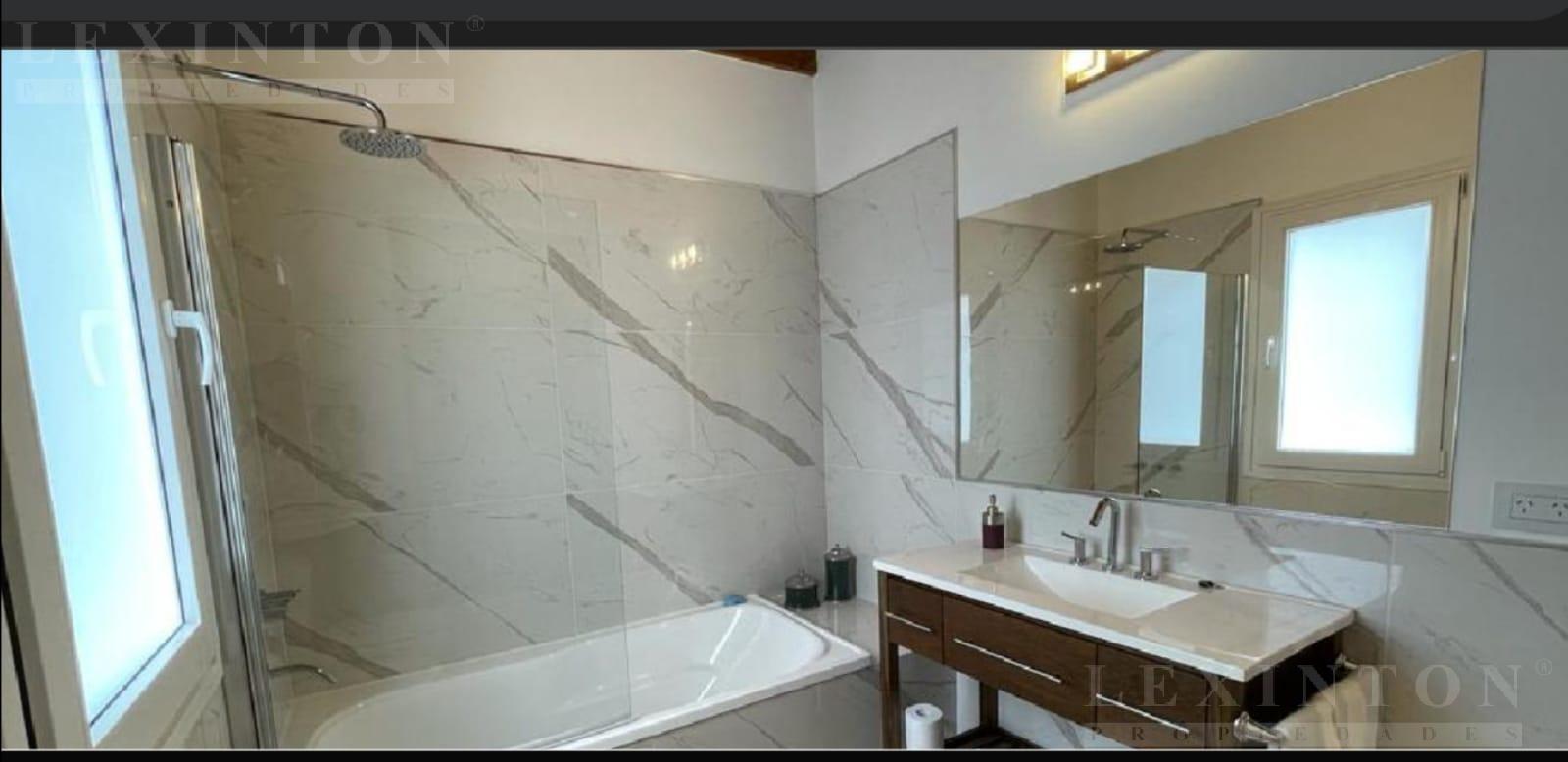 6564571_64823329419510409179311599185368000463705956729685719476714903540439134221366