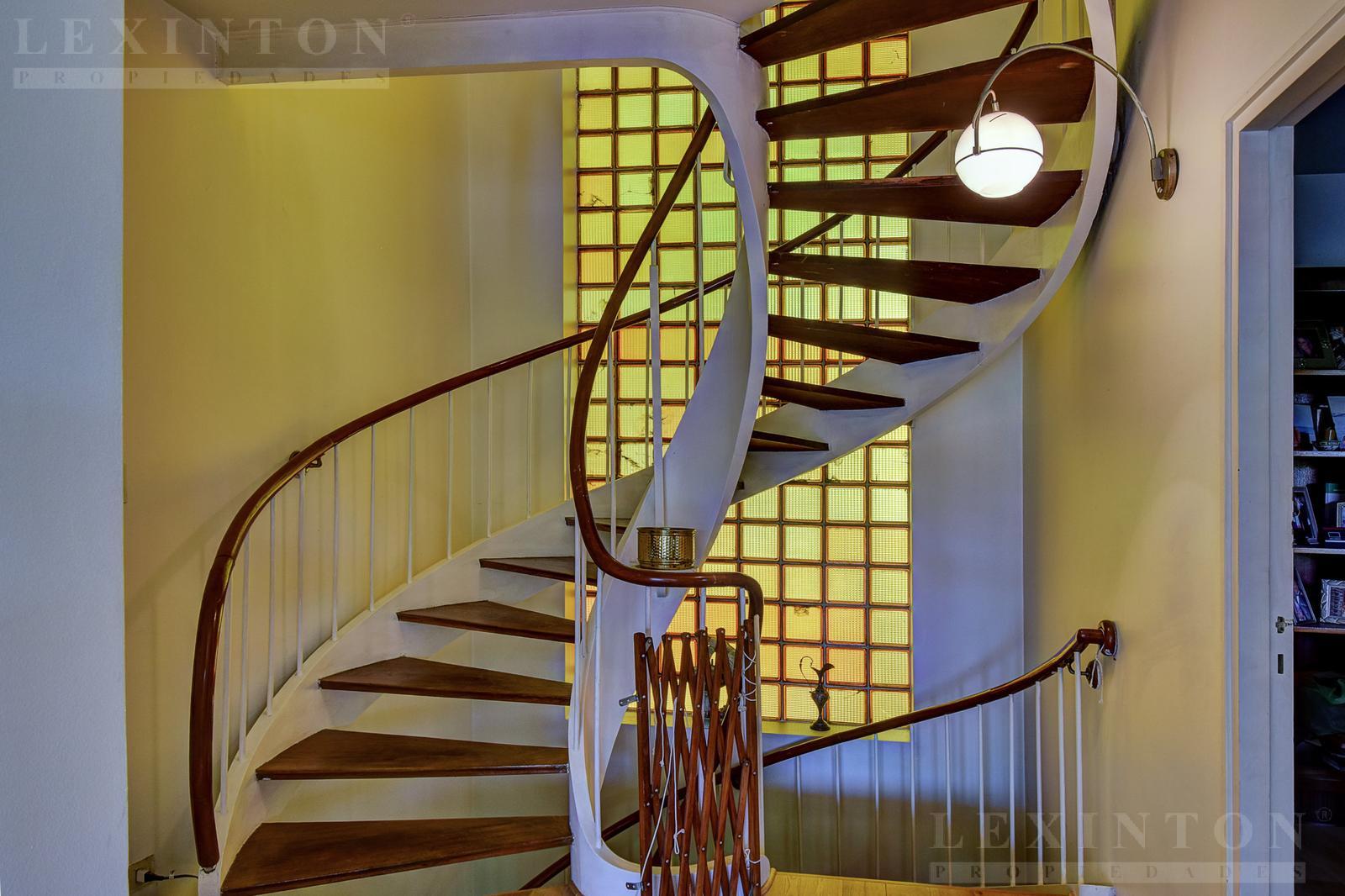 6589552_32733850682048713401495036378093025128767155312753076429481062718500745225881