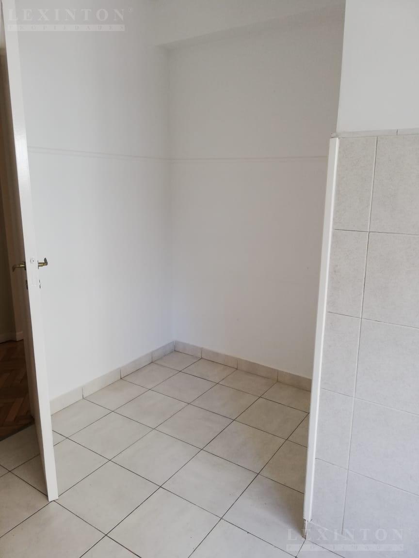 6790024_28100962584316091255328315468254292321398185444958173707100383940012107917533