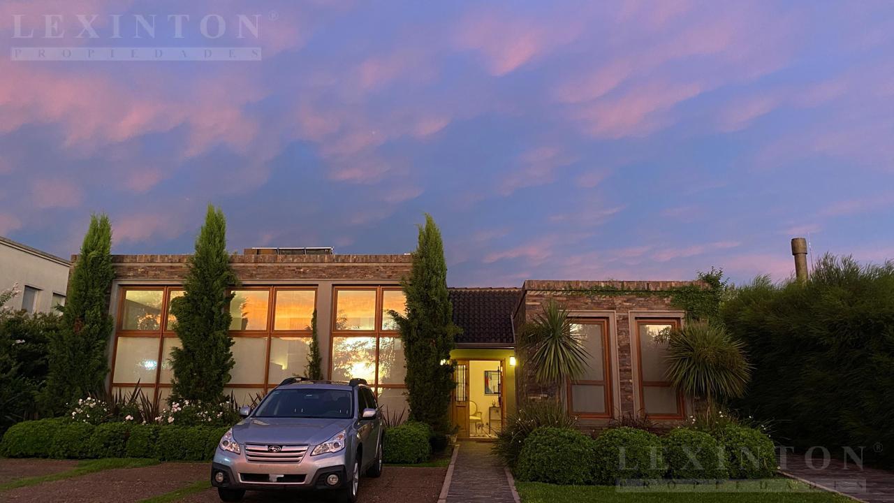 6802350_25030762697159817378839556451282378682666845673382143705880775658036120898659