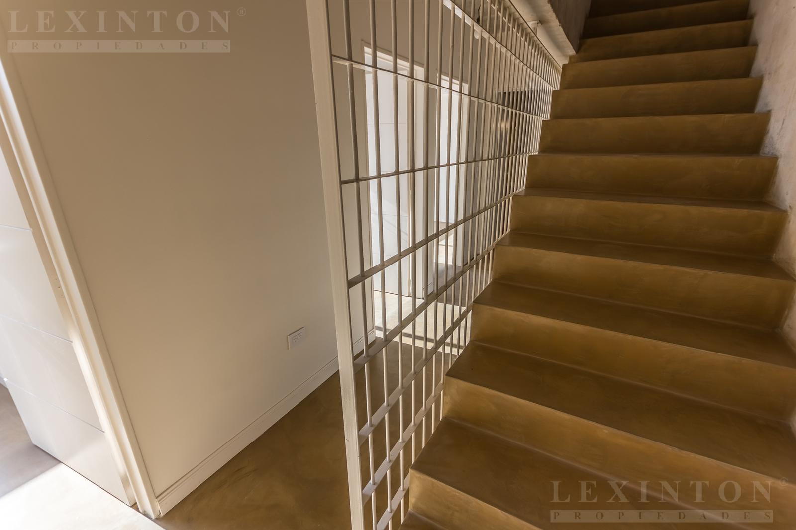 7066627_47806270825653103227343119569988390013798535759347750017611132087063657895647