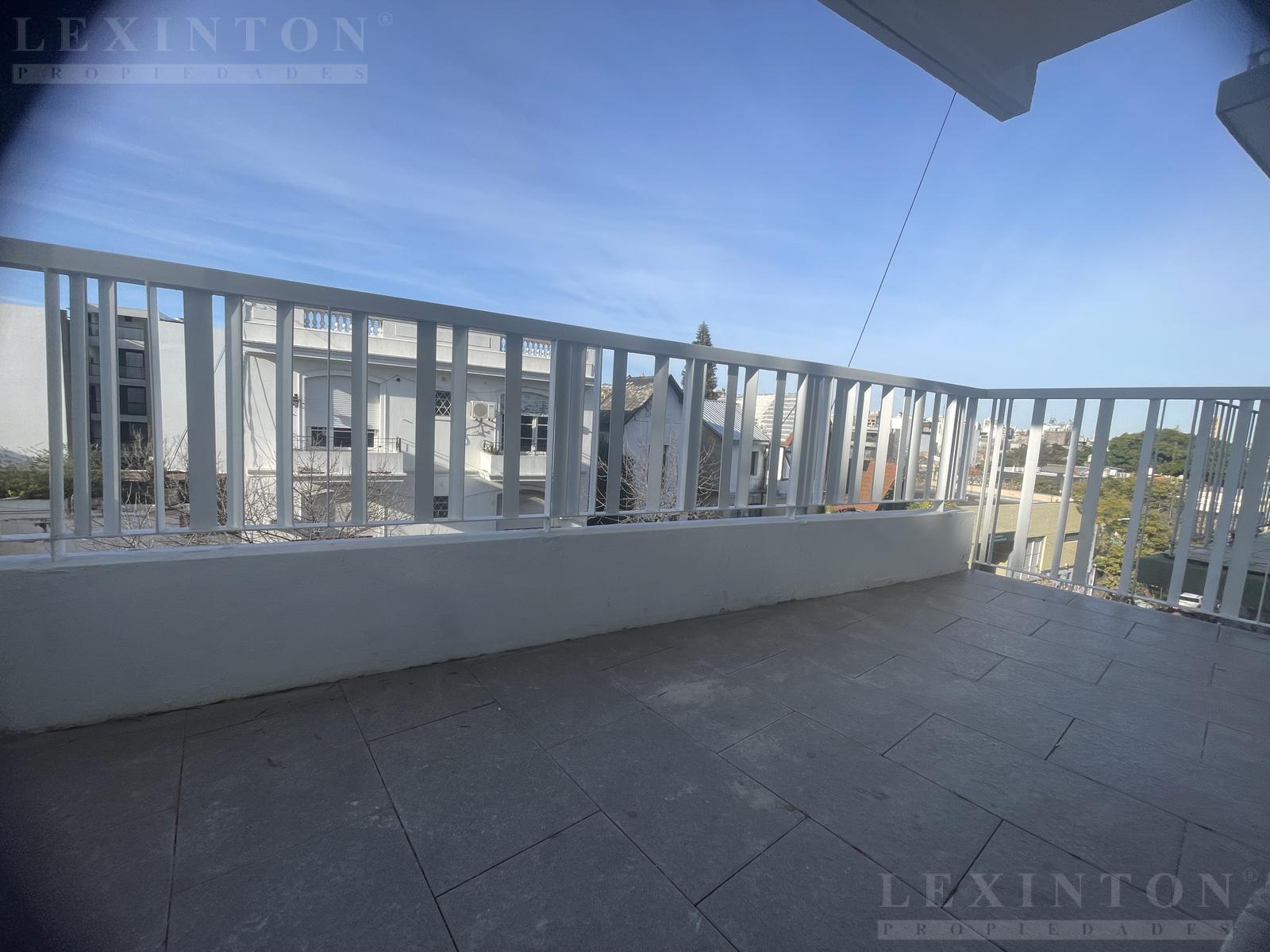 7126361_88101748216264195266120338134971388202662982709841927881366812880961137548695