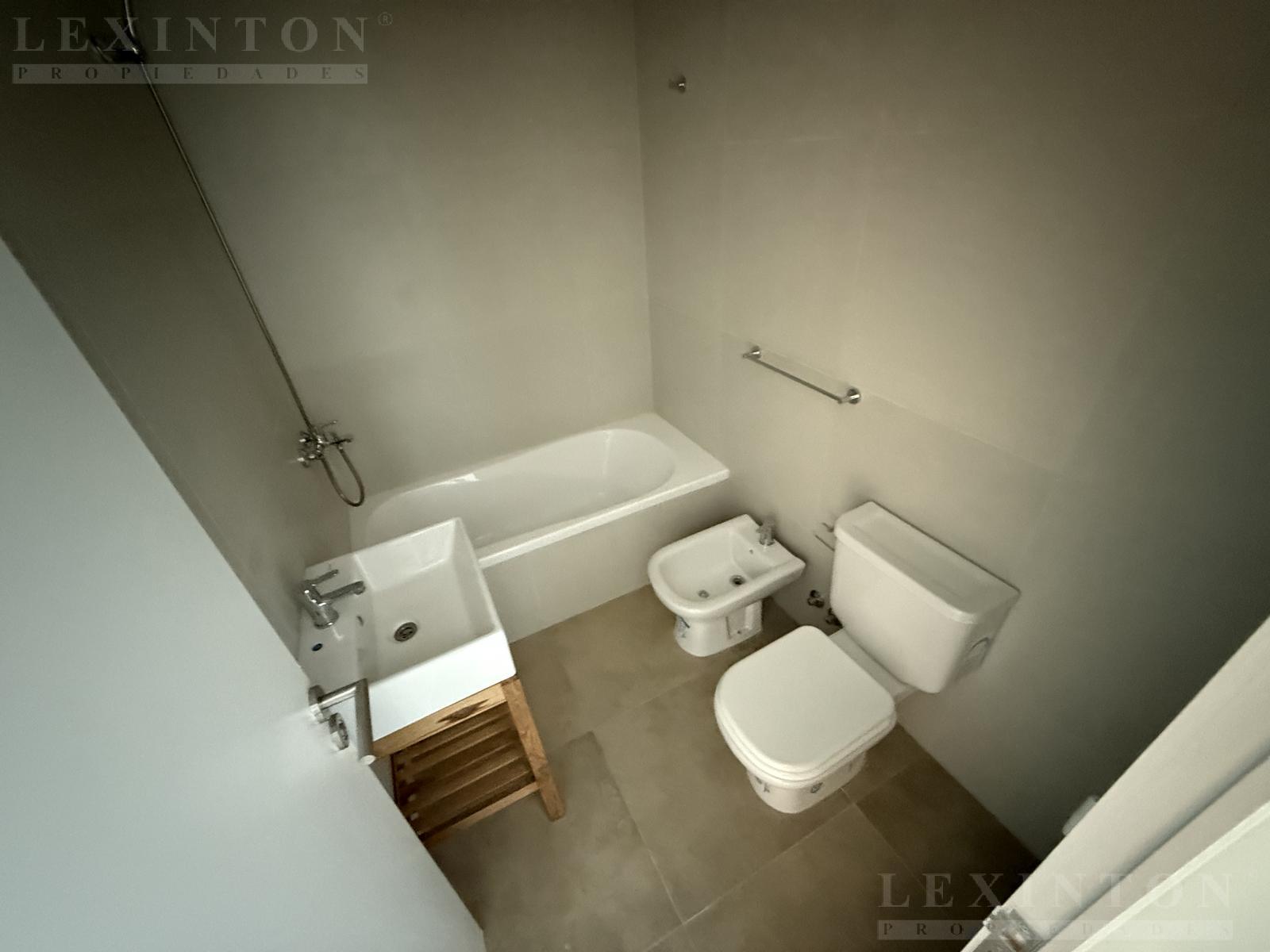 7187431_77976438658967688994623944955161354348870197349975132314471267082811189134095