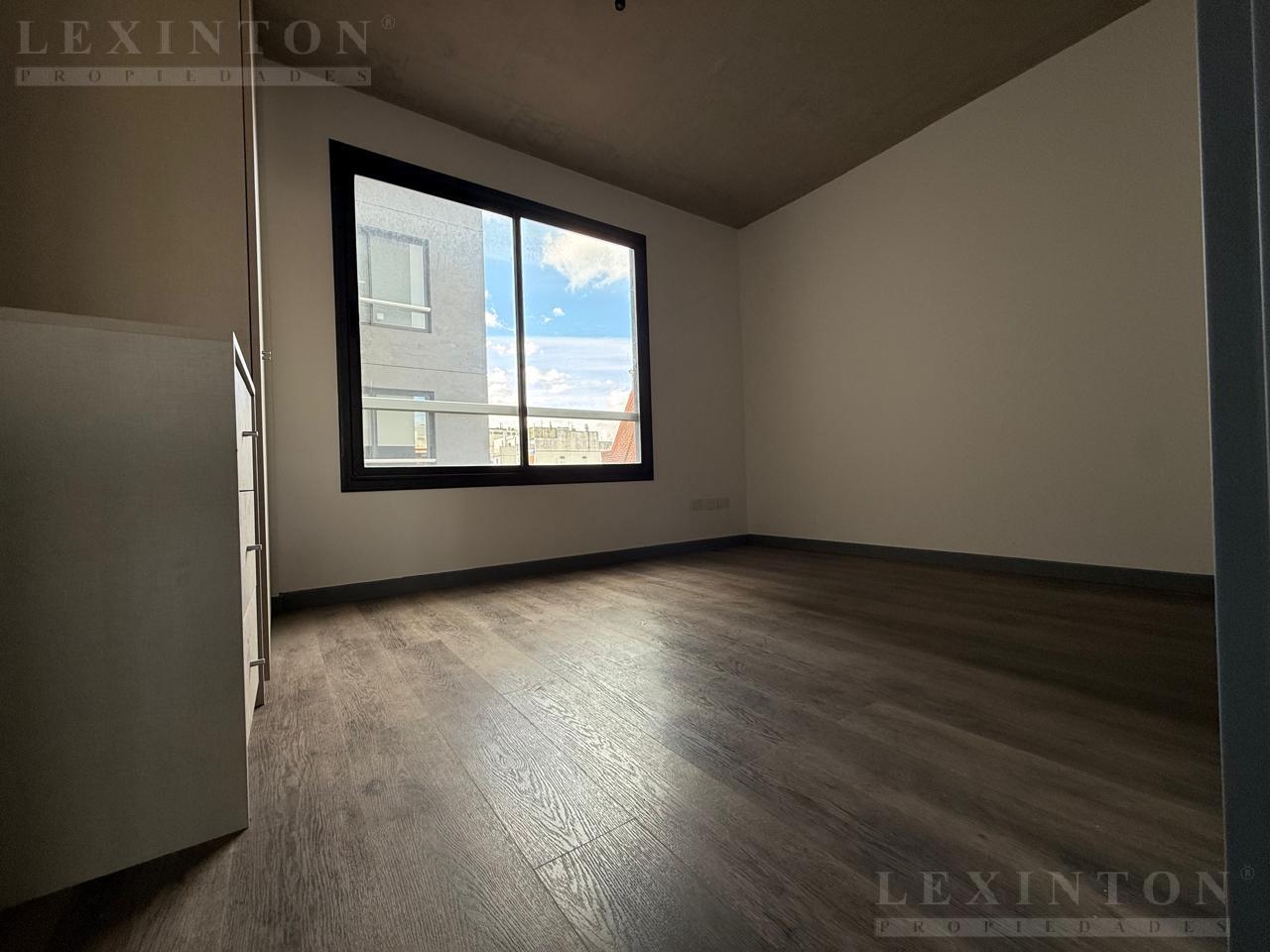 7249650_56361355612190237610383668826439956531857446725236150294659203481884439590418