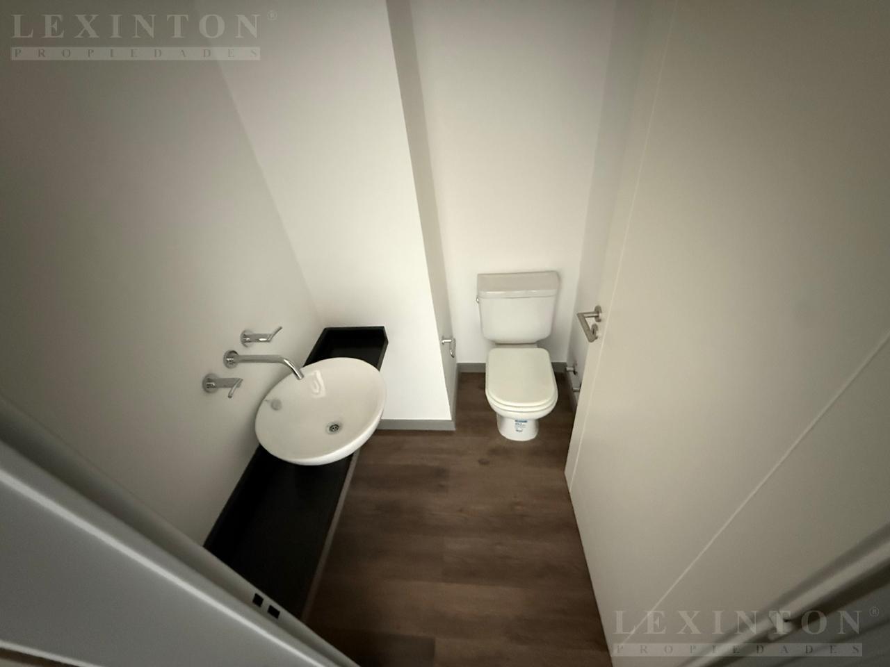 7249650_75578558609141764310186283025166810703649830622149286541844819149168847395266