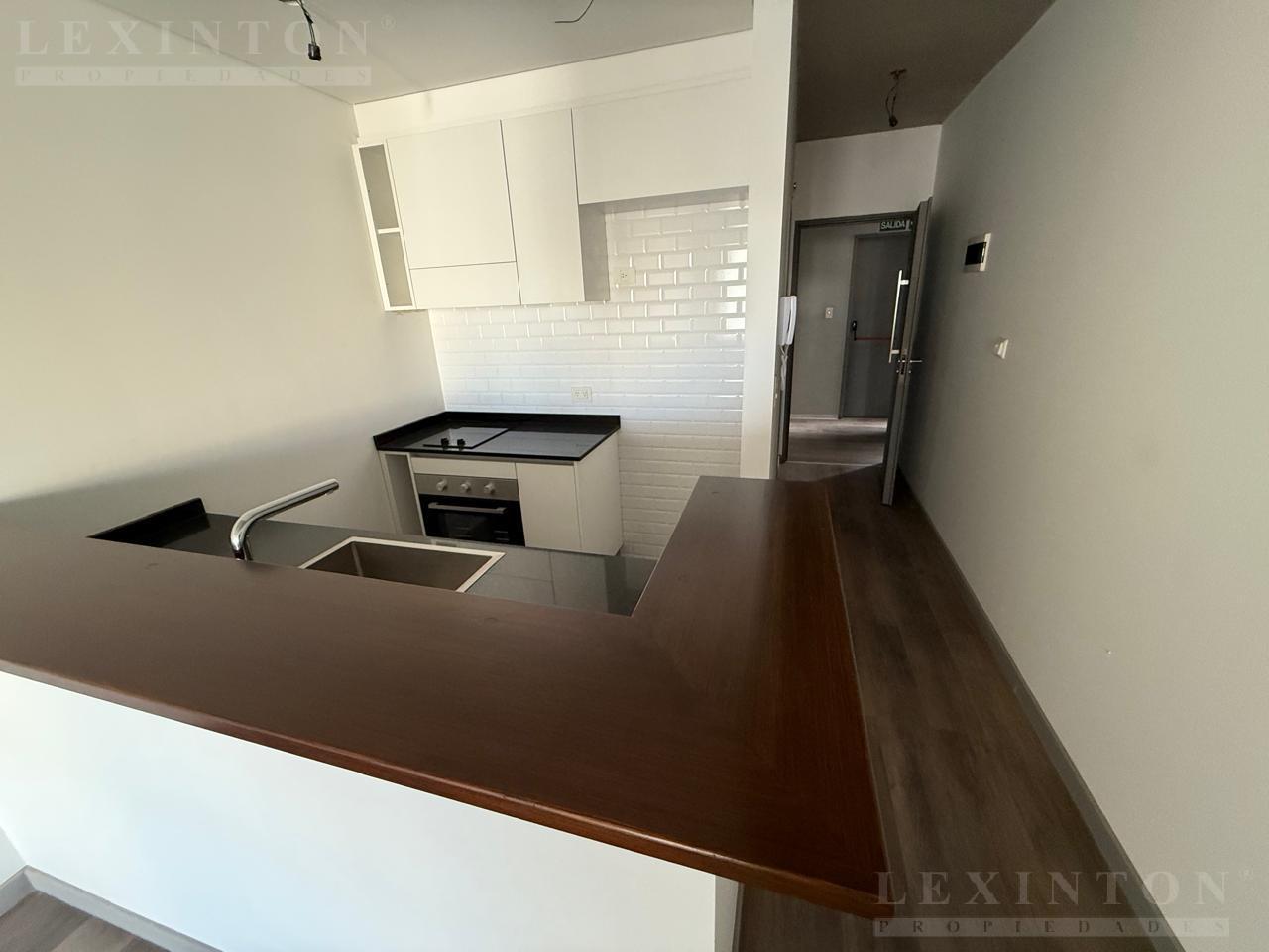 7251454_83490482324713816495064178113543989891365367821961589232726325286092963704203