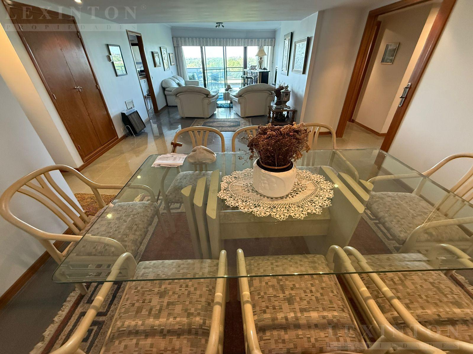 7816960_57172221686093623883612047115435781426898409985469543556575651937908461932015